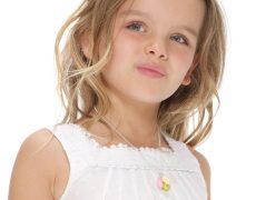 Gift the kid’s perfect jewellery to make their childhood memorable